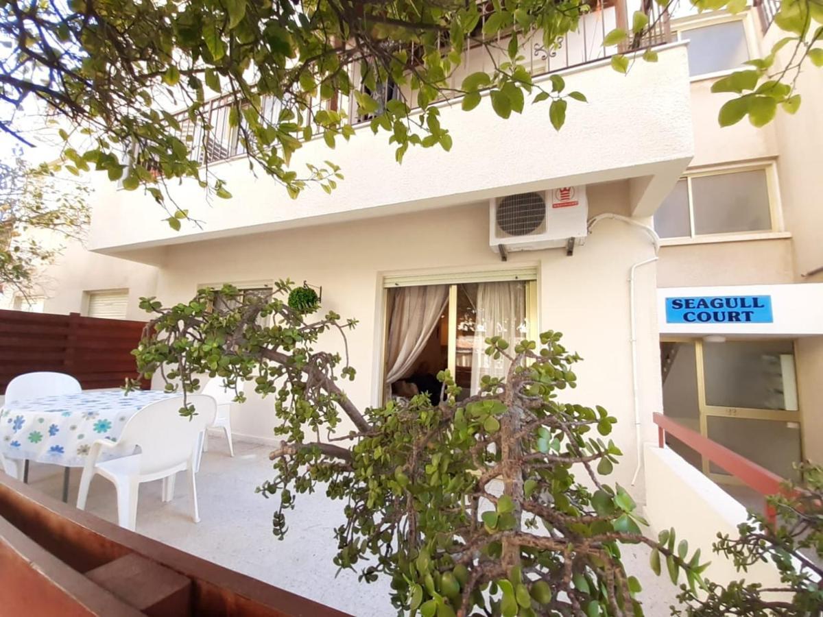 Albert'S Apartment Mackenzie 001 Larnaca Esterno foto