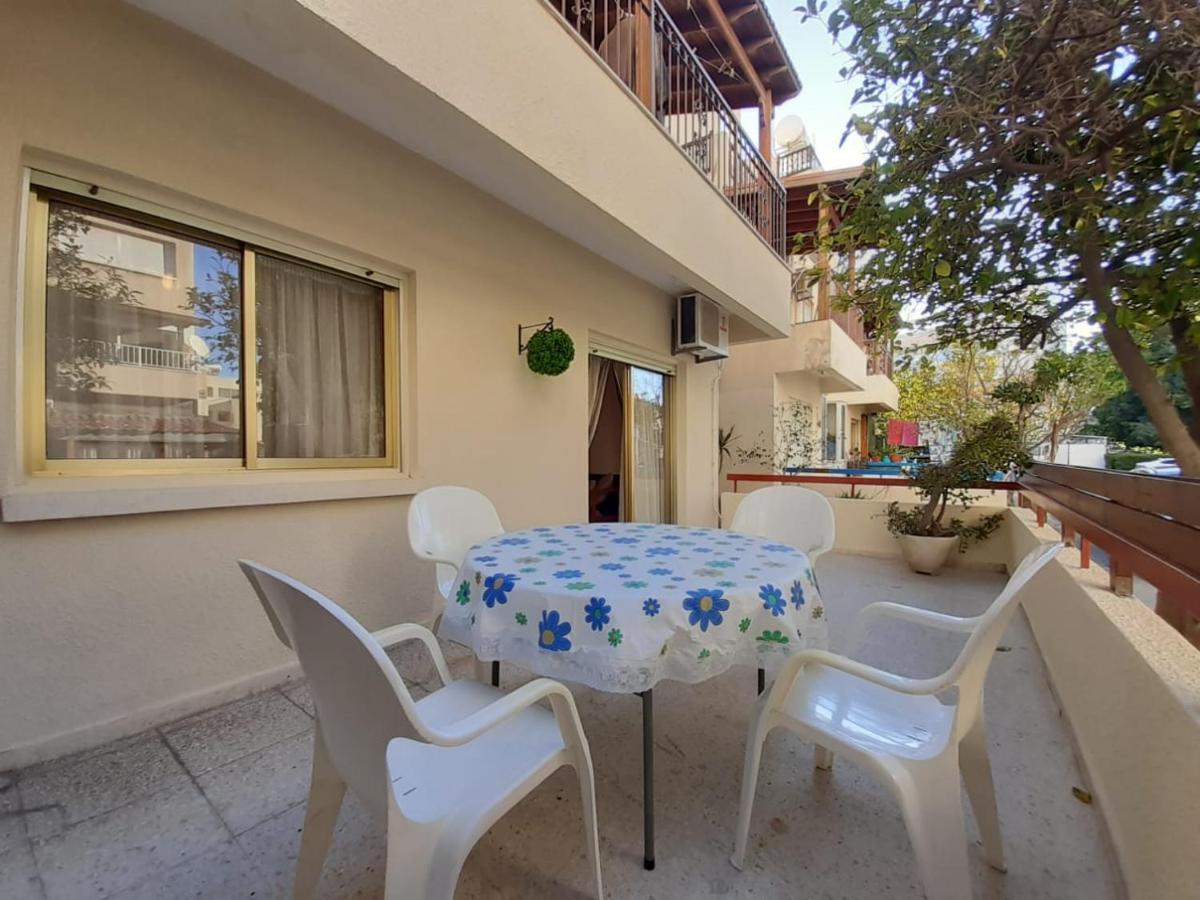 Albert'S Apartment Mackenzie 001 Larnaca Esterno foto