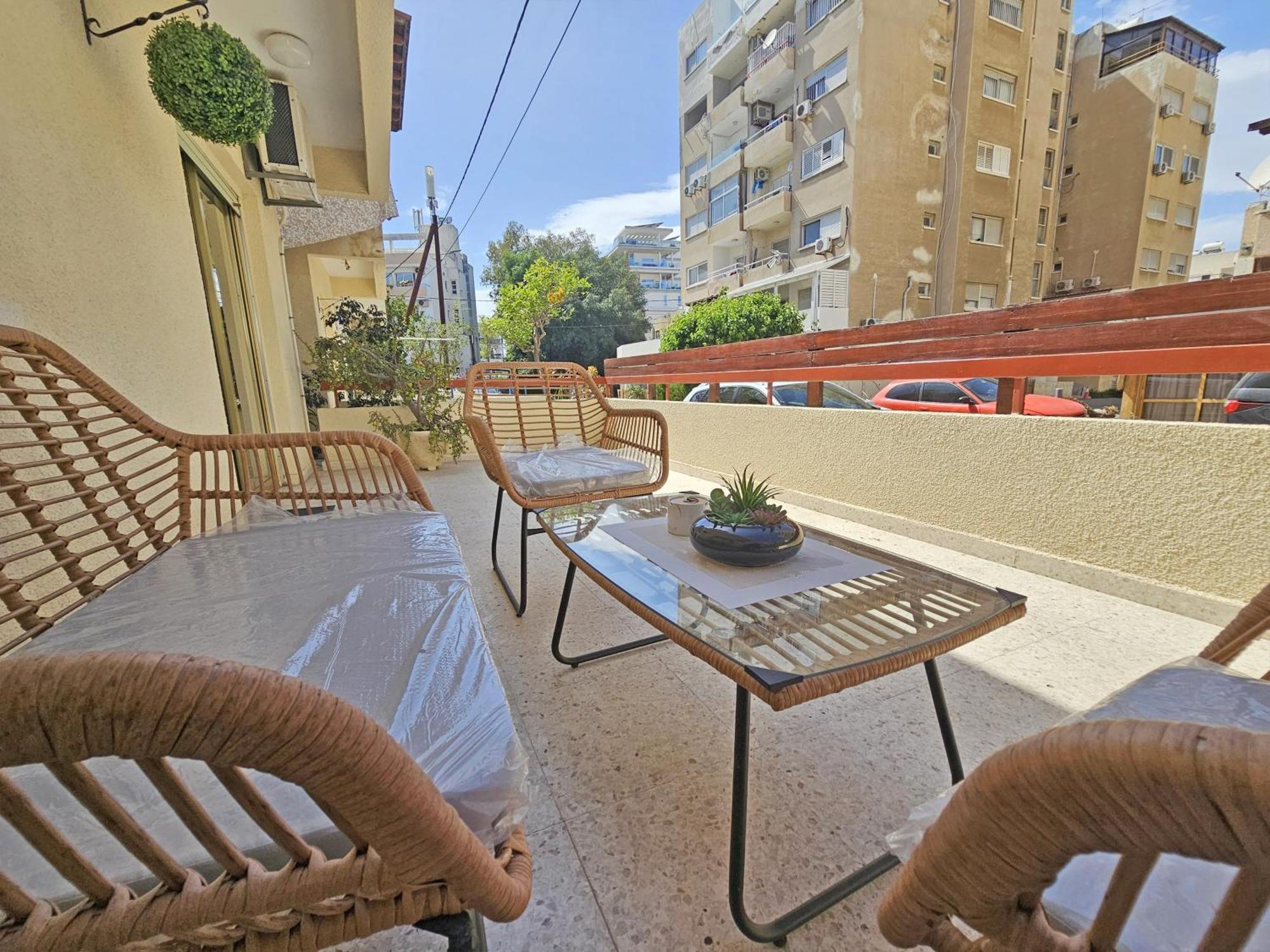 Albert'S Apartment Mackenzie 001 Larnaca Esterno foto